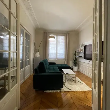 Cosy 1 Bedroom In Trocadero District 아파트